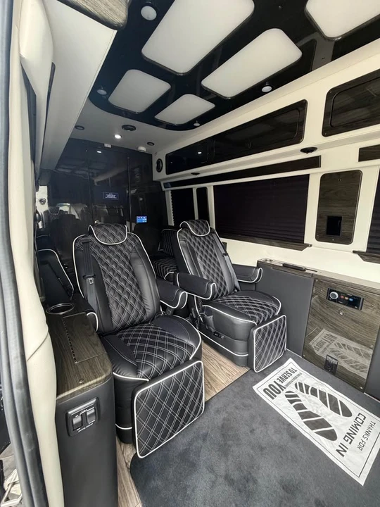 2023 Mercedes-Benz VS30 Sprinter - Image 4 of 10