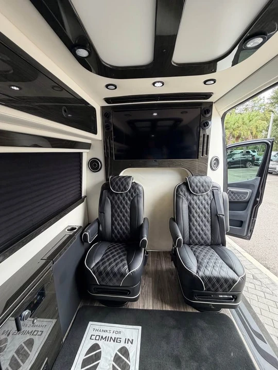 2023 Mercedes-Benz VS30 Sprinter - Image 5 of 10