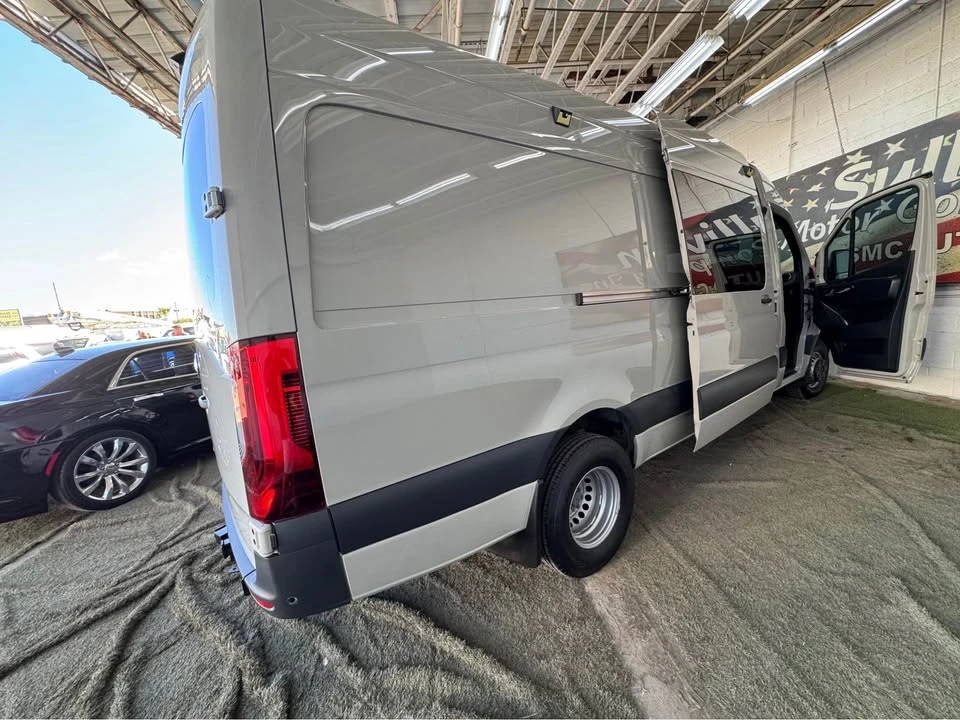 2023 Mercedes-Benz VS30 Sprinter - Image 4 of 4