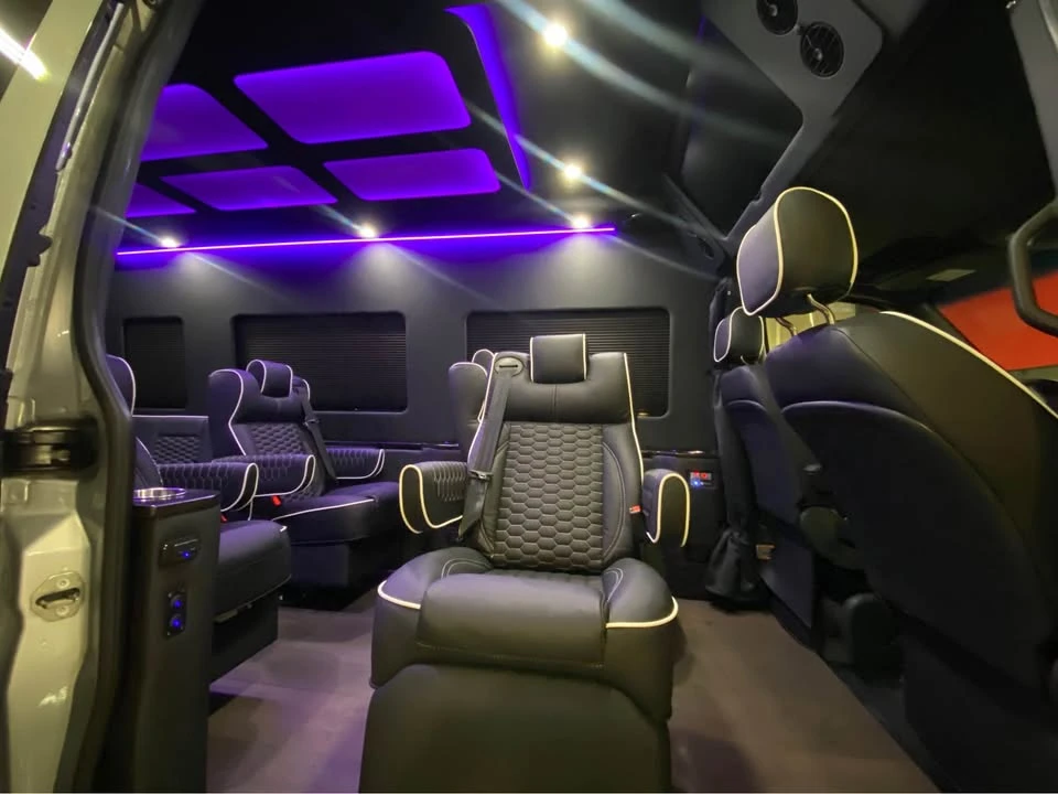 2023 Mercedes-Benz VS30 Sprinter - Image 7 of 19