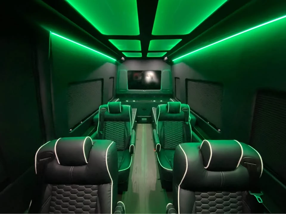 2023 Mercedes-Benz VS30 Sprinter - Image 8 of 19