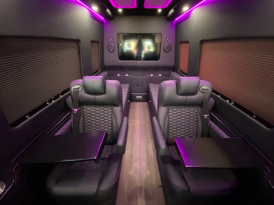 2023 Mercedes-Benz VS30 Sprinter - Image 8 of 20