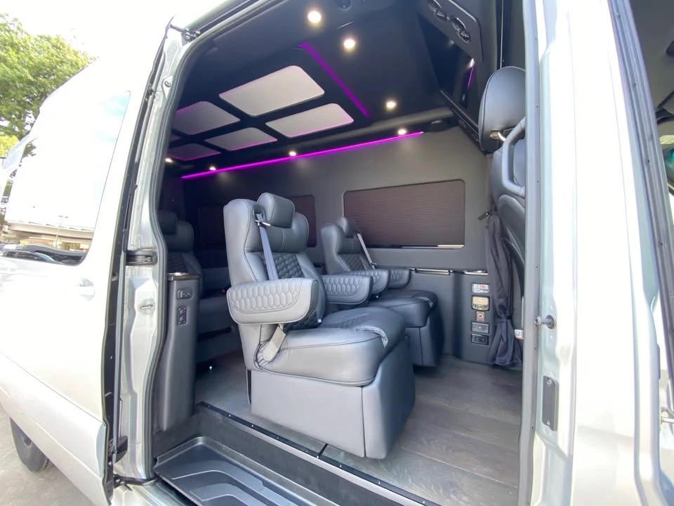 2023 Mercedes-Benz VS30 Sprinter - Image 2 of 20