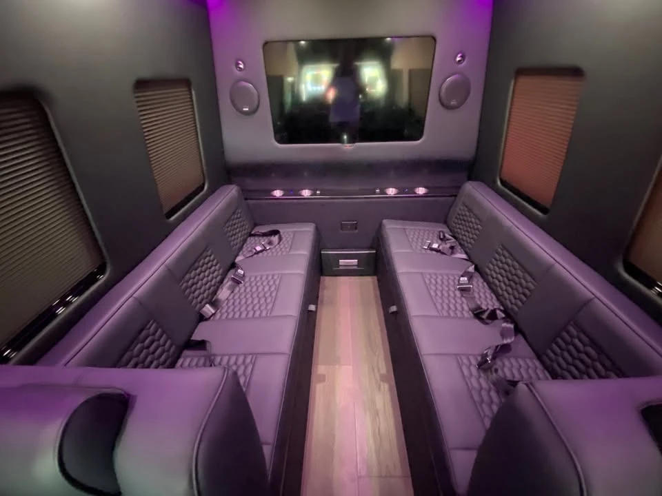 2023 Mercedes-Benz VS30 Sprinter - Image 7 of 20