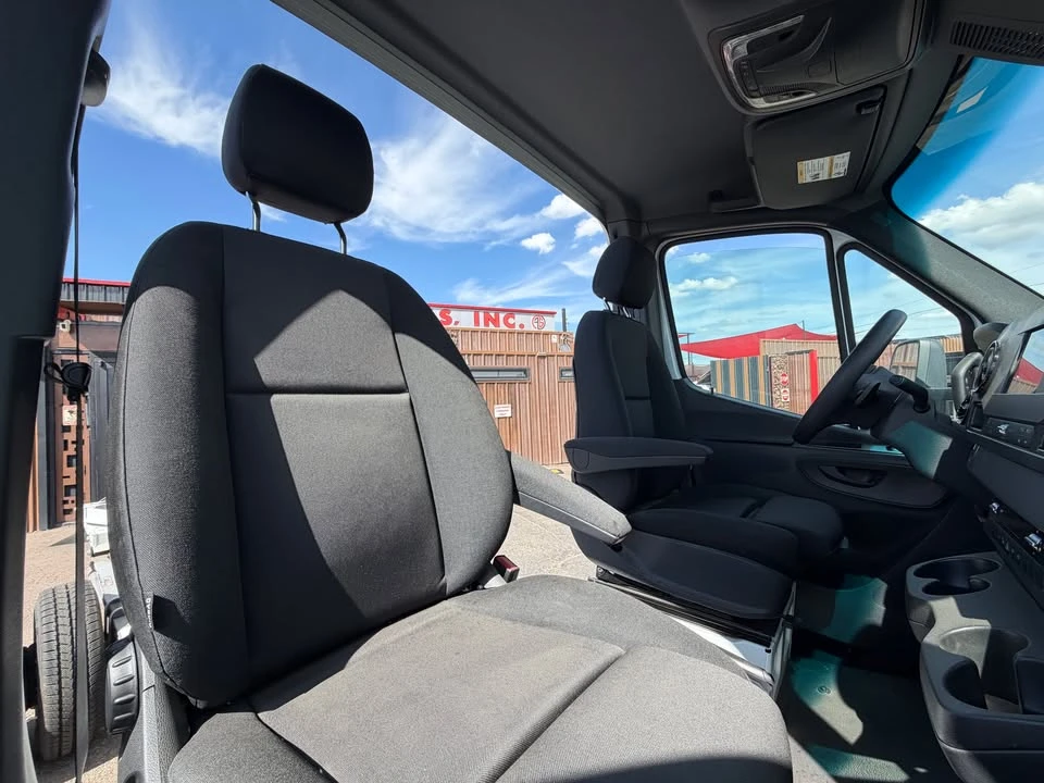 2023 Mercedes-Benz VS30 Sprinter - Image 15 of 18