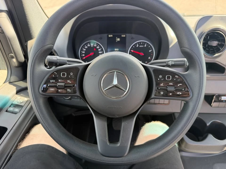 2023 Mercedes-Benz VS30 Sprinter - Image 12 of 18