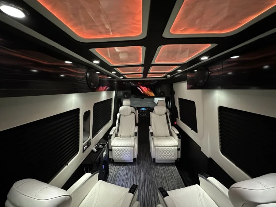 2023 Mercedes-Benz VS30 Sprinter - Image 12 of 31