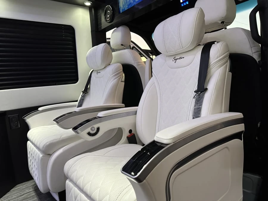 2023 Mercedes-Benz VS30 Sprinter - Image 18 of 31