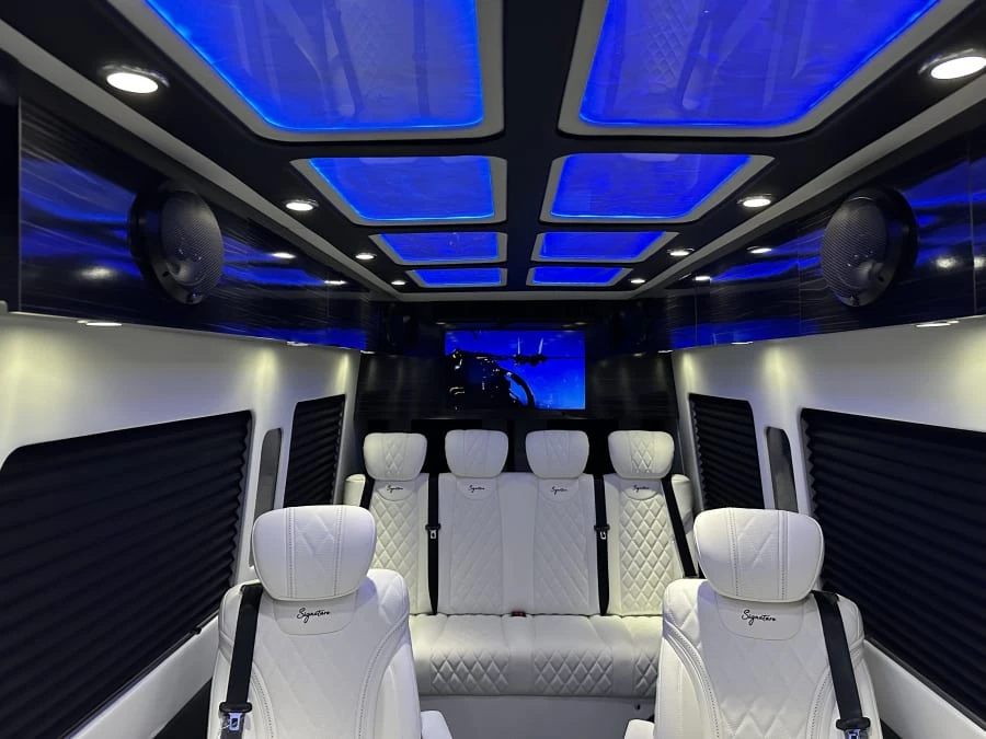 2023 Mercedes-Benz VS30 Sprinter - Image 15 of 31