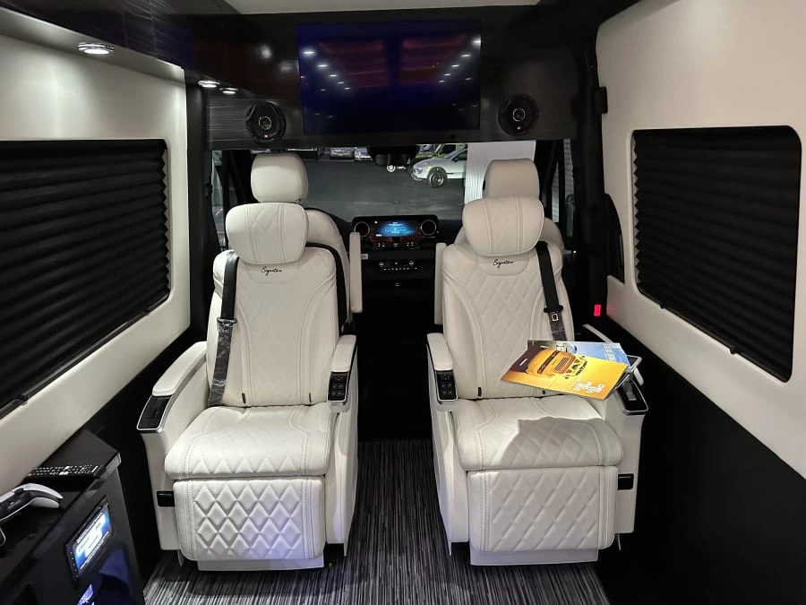 2023 Mercedes-Benz VS30 Sprinter - Image 21 of 31