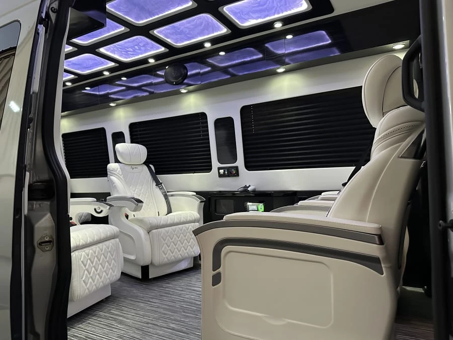 2023 Mercedes-Benz VS30 Sprinter - Image 19 of 31