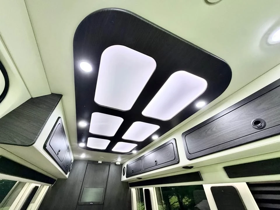 2023 Mercedes-Benz VS30 Sprinter - Image 16 of 20