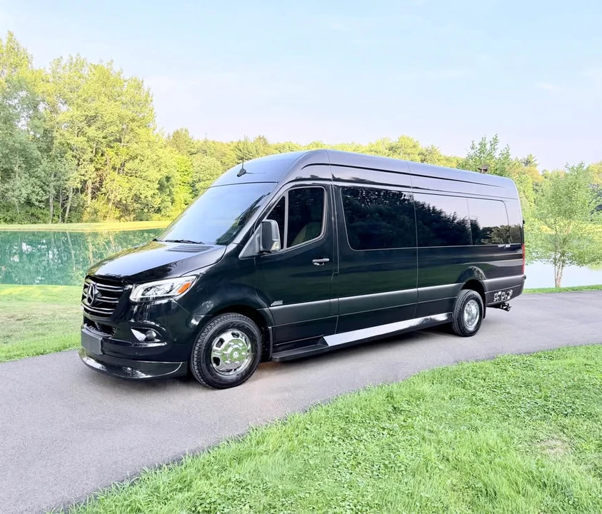 2023 Mercedes-Benz VS30 Sprinter - Image 2 of 20