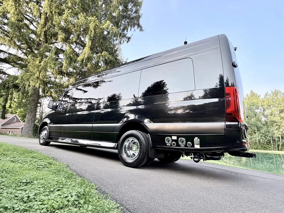 2023 Mercedes-Benz VS30 Sprinter - Image 10 of 31
