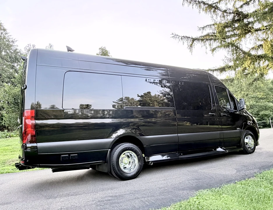 2023 Mercedes-Benz VS30 Sprinter - Image 17 of 31