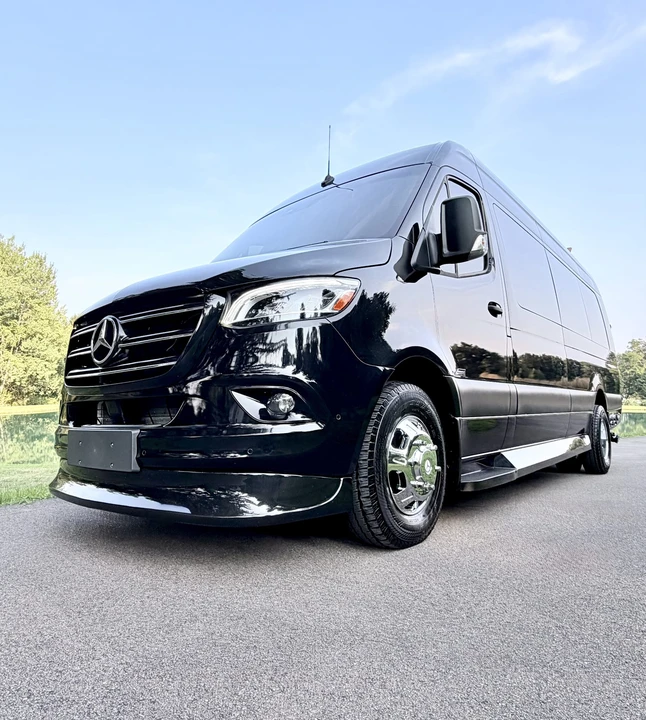 2023 Mercedes-Benz VS30 Sprinter - Image 3 of 31