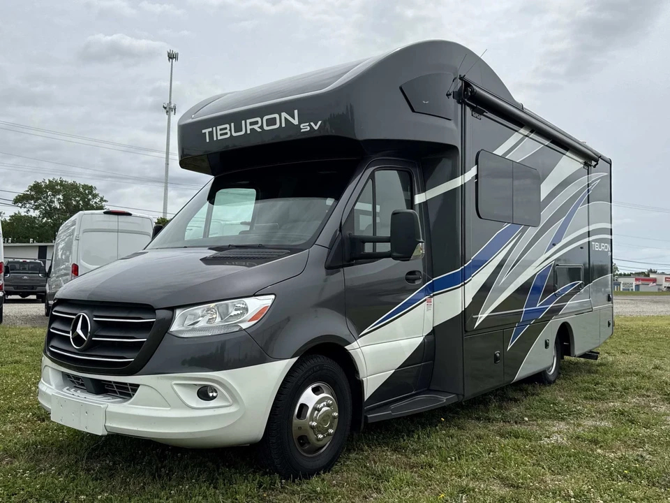 2023 Mercedes-Benz VS30 Sprinter - Image 2 of 31