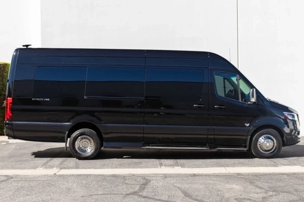 2023 Mercedes-Benz VS30 Sprinter - Image 3 of 9