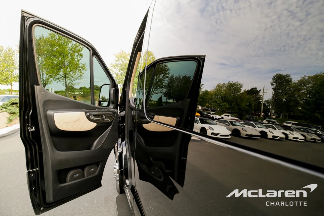 2023 Mercedes-Benz VS30 Sprinter - Image 9 of 12