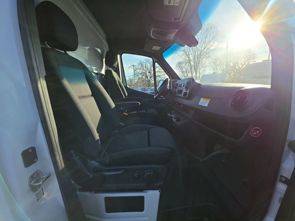 2023 Mercedes-Benz VS30 Sprinter - Image 8 of 21
