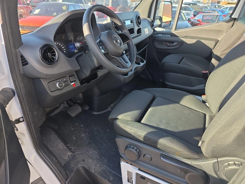 2023 Mercedes-Benz VS30 Sprinter - Image 4 of 21