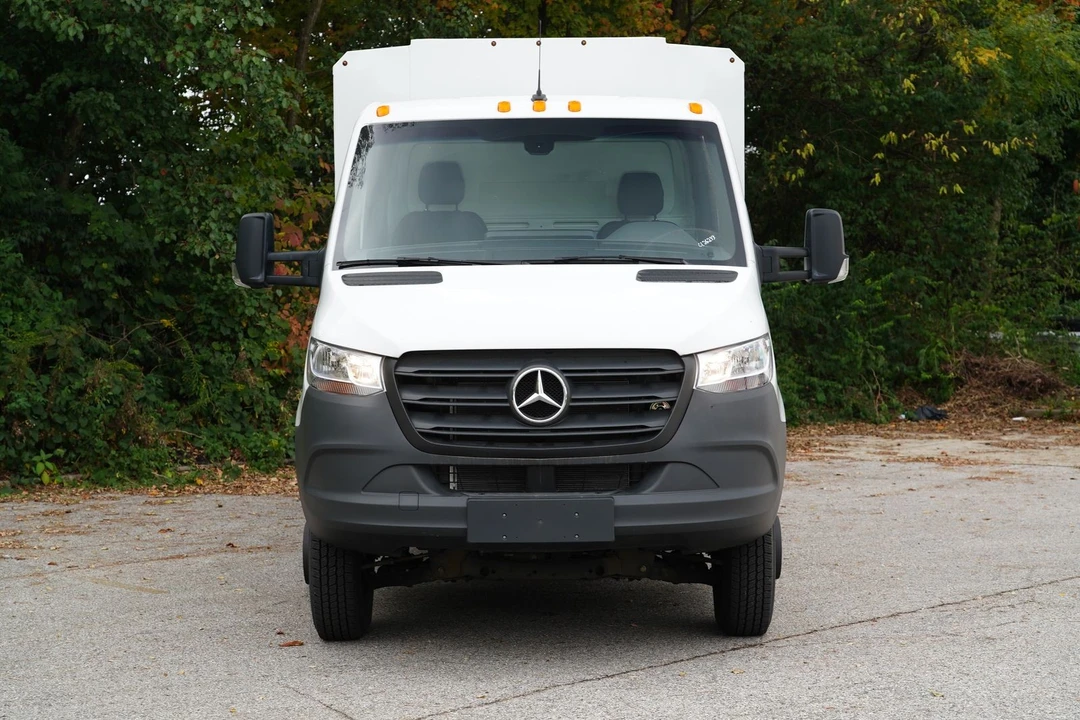 2023 Mercedes-Benz VS30 Sprinter - Image 3 of 12