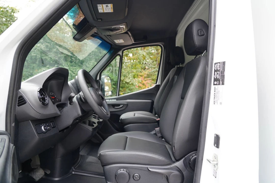 2023 Mercedes-Benz VS30 Sprinter - Image 6 of 21