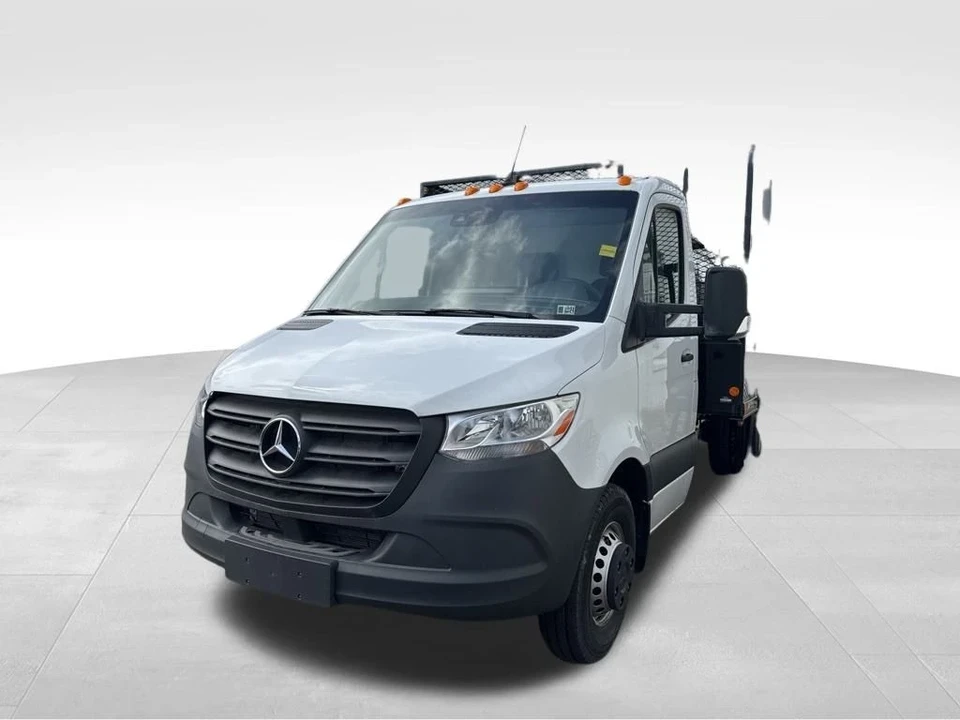 2023 Mercedes-Benz VS30 Sprinter - Image 2 of 12