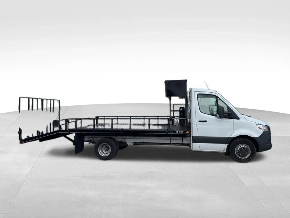 2023 Mercedes-Benz VS30 Sprinter - Image 7 of 15