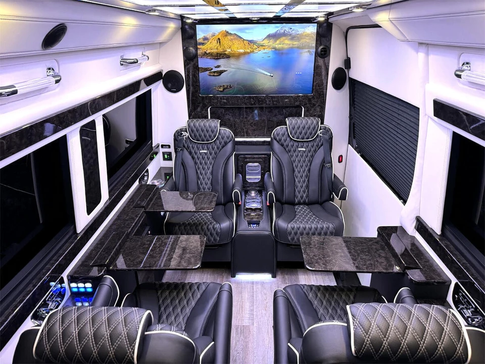 2023 Mercedes-Benz VS30 Sprinter - Image 7 of 12