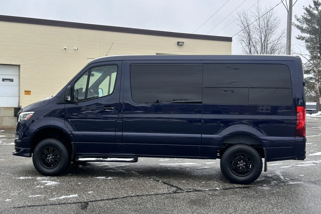 2023 Mercedes-Benz VS30 Sprinter - Image 3 of 8