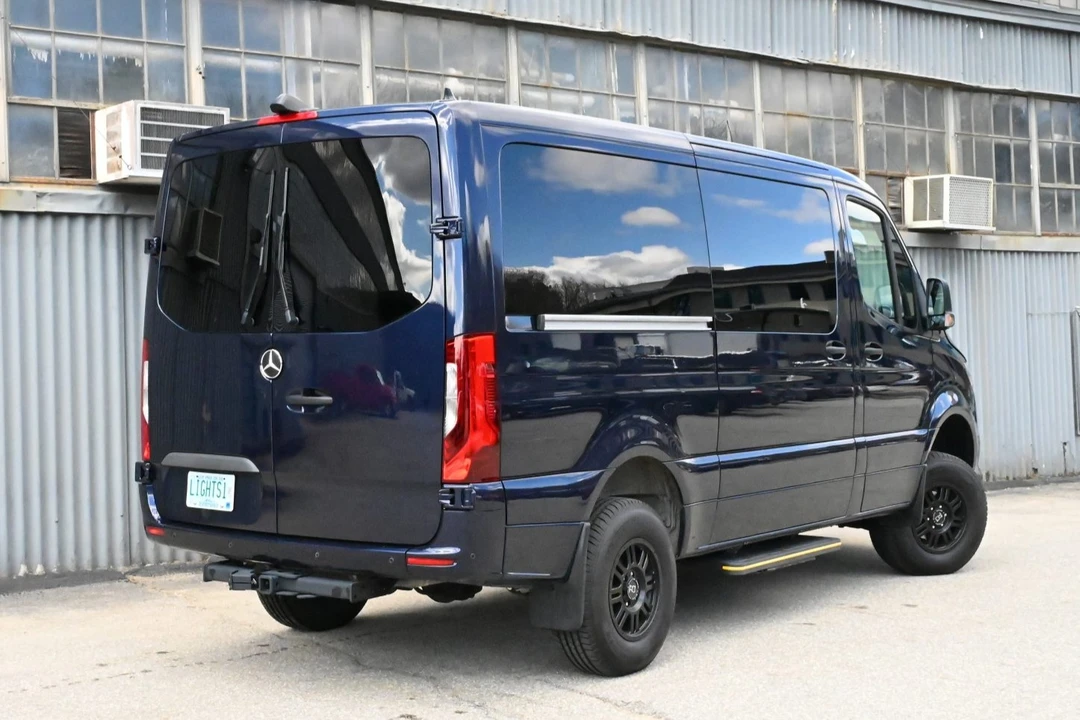 2023 Mercedes-Benz VS30 Sprinter - Image 2 of 8