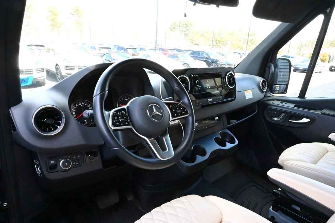 2023 Mercedes-Benz VS30 Sprinter - Image 6 of 8
