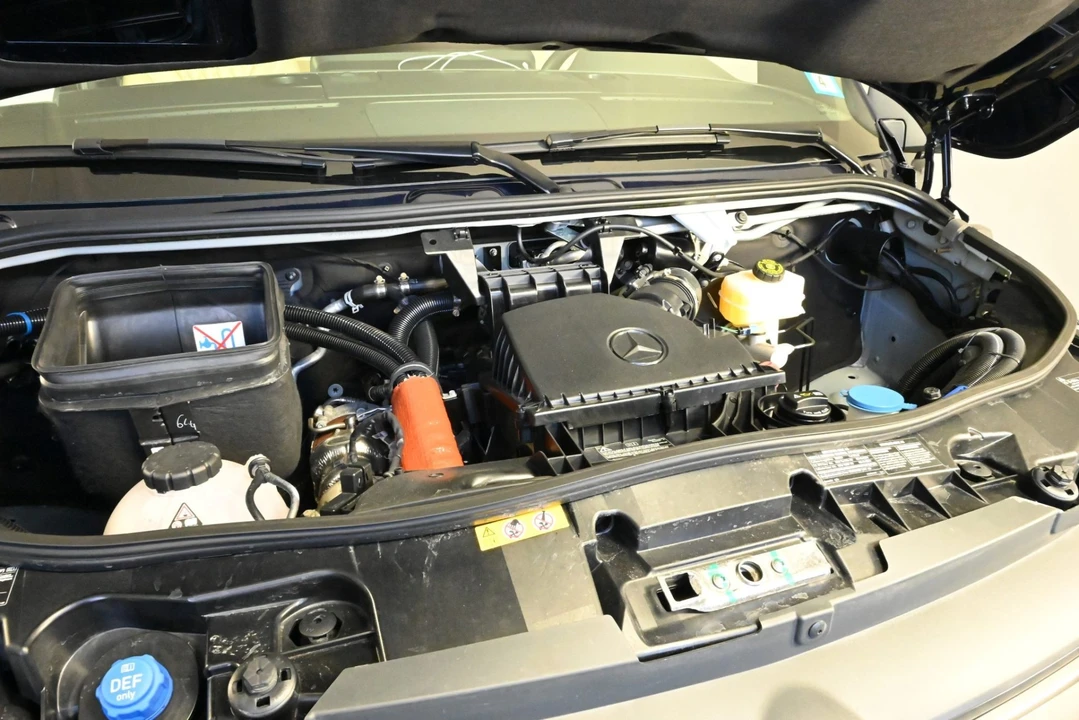 2023 Mercedes-Benz VS30 Sprinter - Image 7 of 8