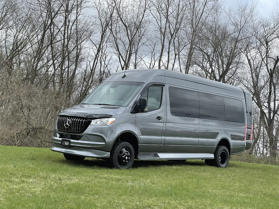 2023 Mercedes-Benz VS30 Sprinter - Image 8 of 12