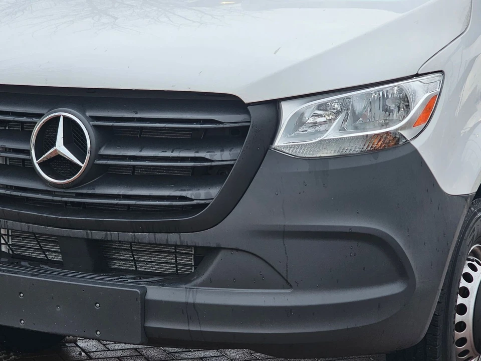 2023 Mercedes-Benz VS30 Sprinter - Image 9 of 12