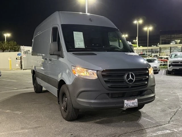 2023 Mercedes-Benz VS30 Sprinter - Image 2 of 12