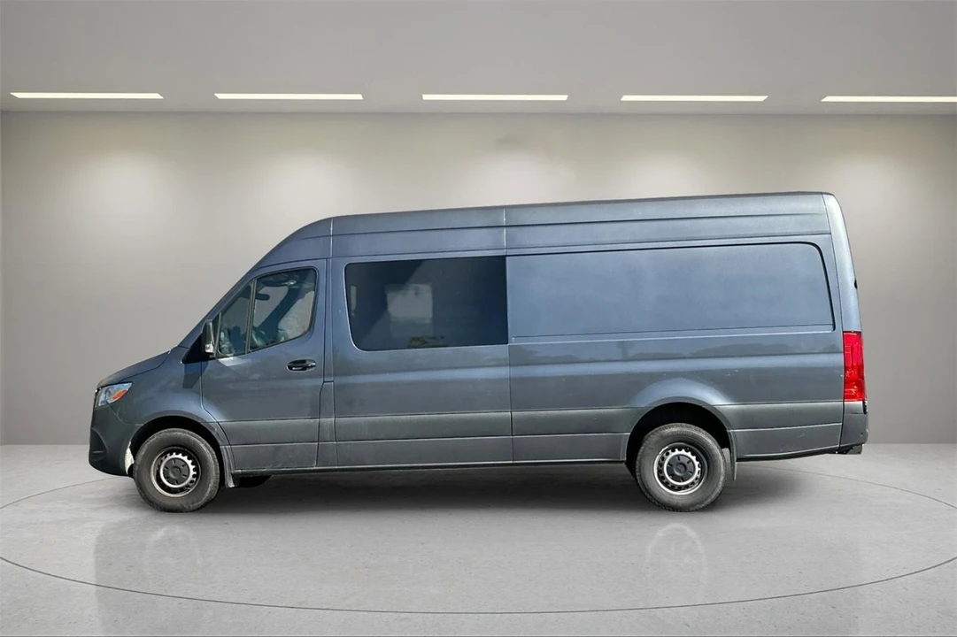 2023 Mercedes-Benz VS30 Sprinter - Image 7 of 12