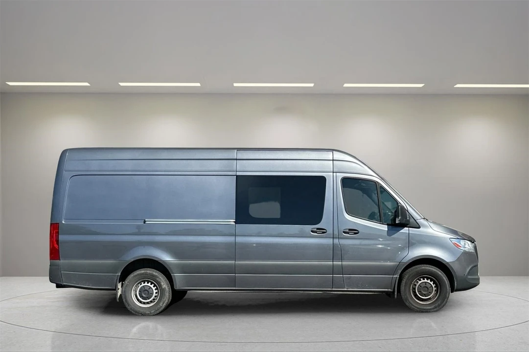 2023 Mercedes-Benz VS30 Sprinter - Image 3 of 12