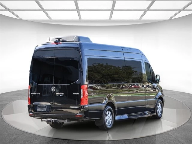 2023 Mercedes-Benz VS30 Sprinter - Image 4 of 12
