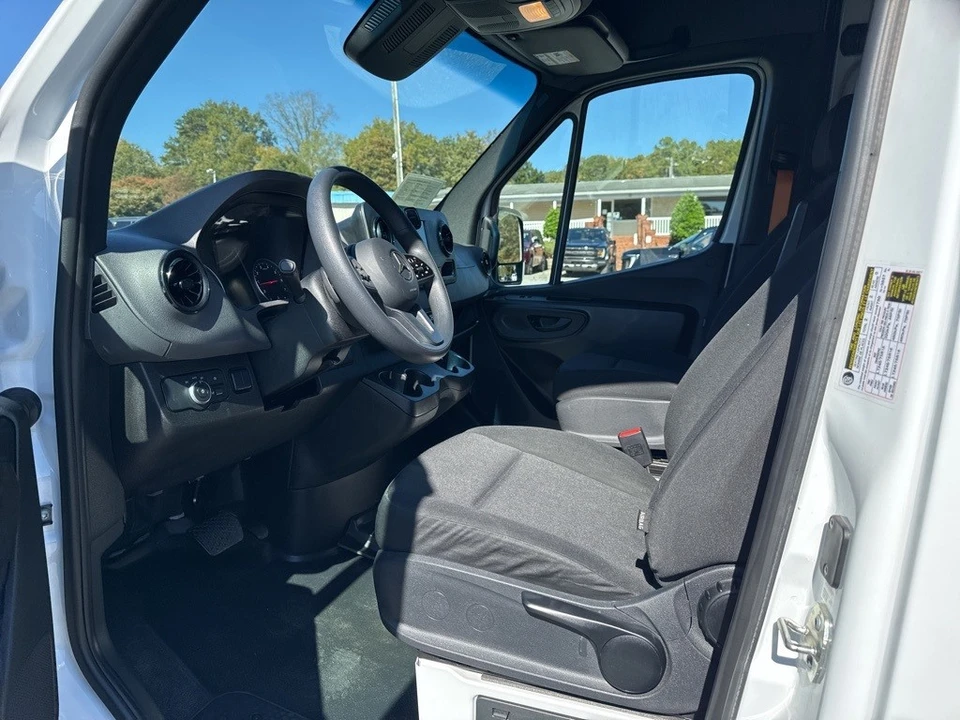 2023 Mercedes-Benz VS30 Sprinter - Image 9 of 12