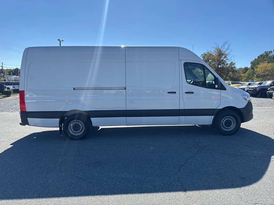 2023 Mercedes-Benz VS30 Sprinter - Image 6 of 12