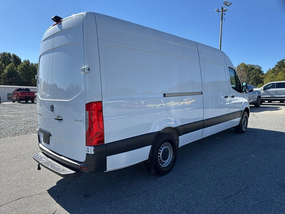 2023 Mercedes-Benz VS30 Sprinter - Image 5 of 12