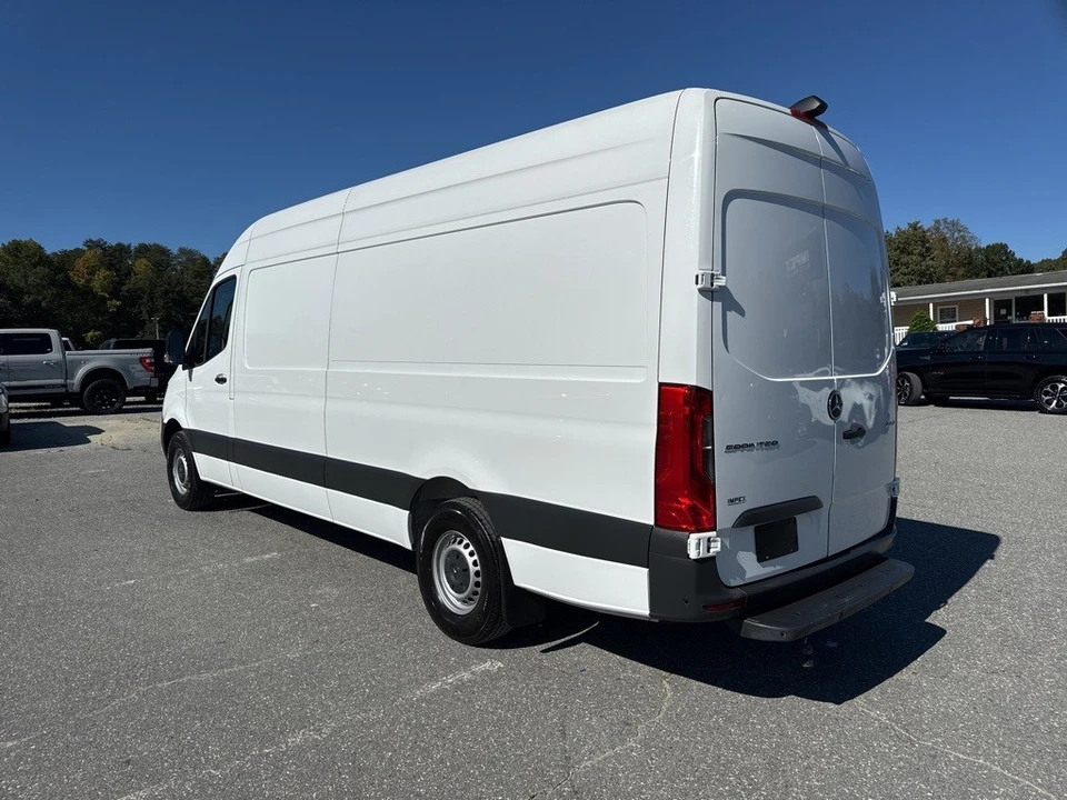 2023 Mercedes-Benz VS30 Sprinter - Image 3 of 12