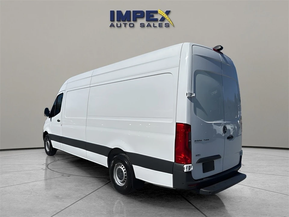 2023 Mercedes-Benz VS30 Sprinter - Image 3 of 12