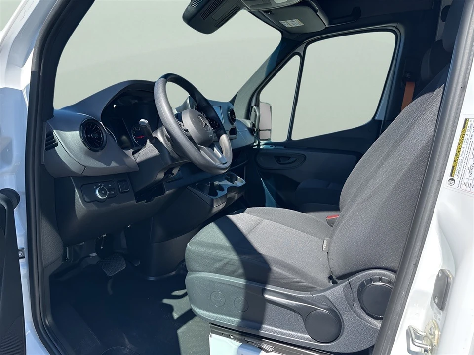 2023 Mercedes-Benz VS30 Sprinter - Image 9 of 12
