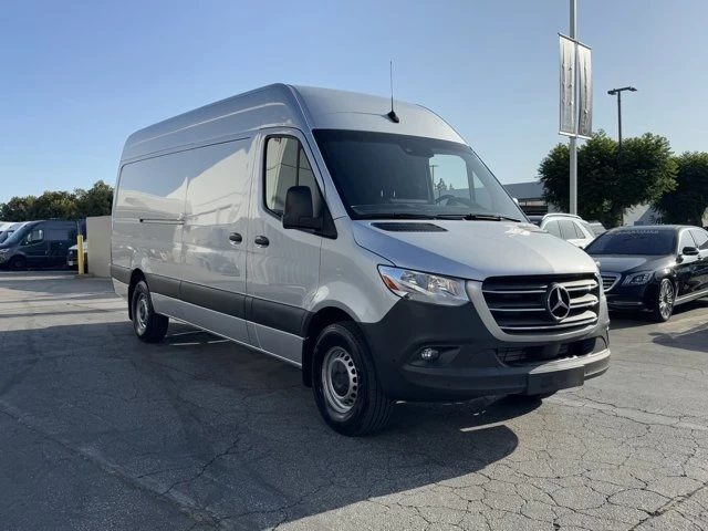 2023 Mercedes-Benz VS30 Sprinter - Image 2 of 12