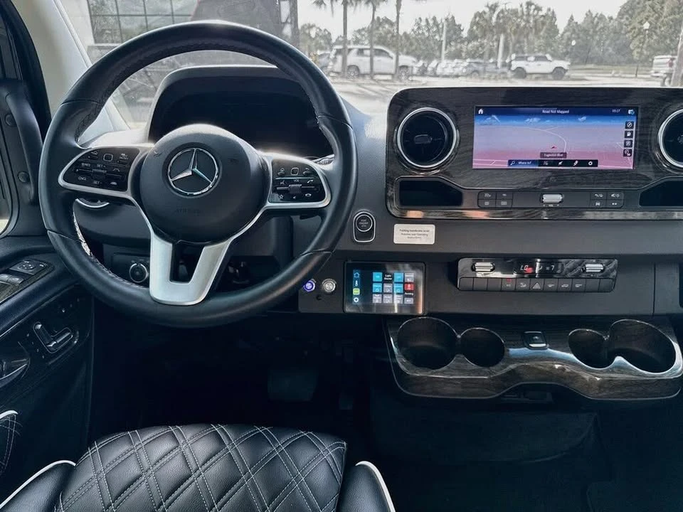 2023 Mercedes-Benz VS30 Sprinter - Image 9 of 16