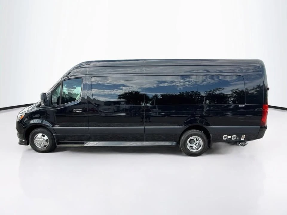 2023 Mercedes-Benz VS30 Sprinter - Image 2 of 16