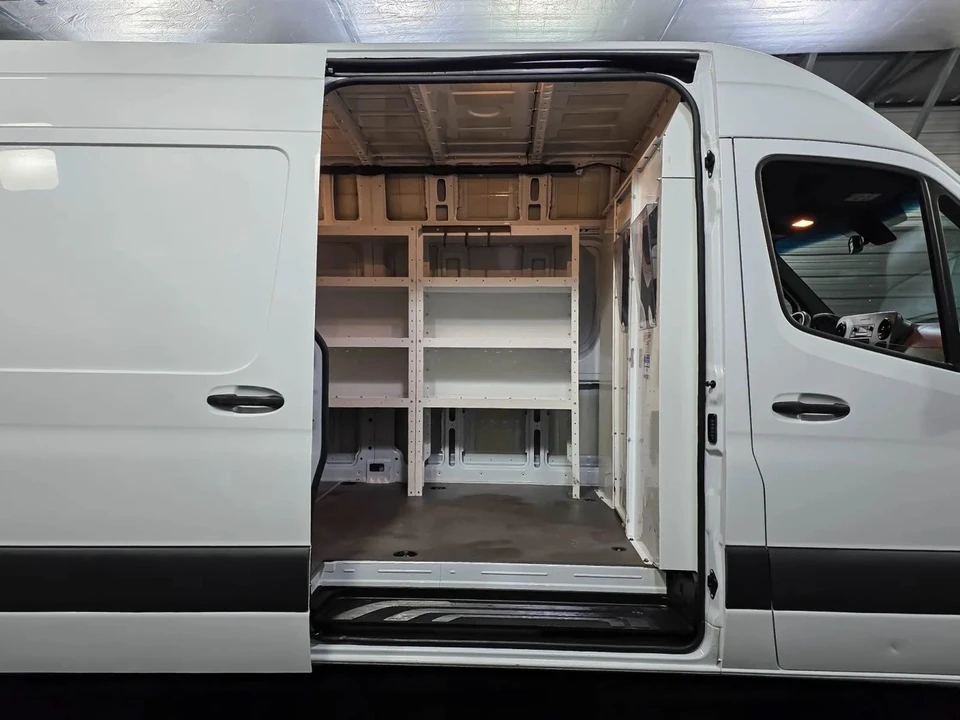 2023 Mercedes-Benz VS30 Sprinter - Image 10 of 12